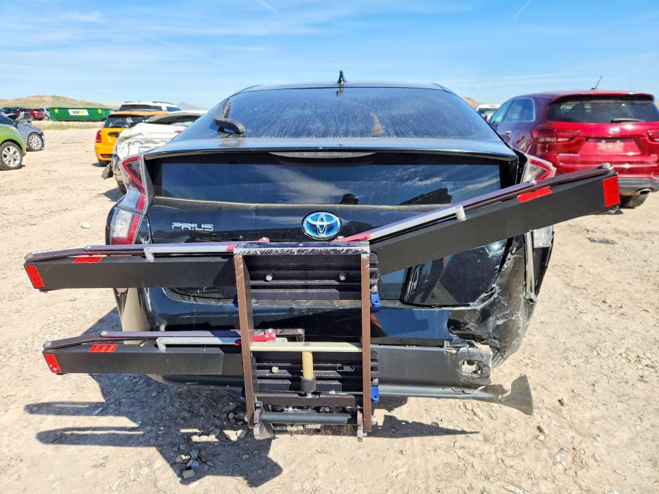 2016 Toyota Prius two