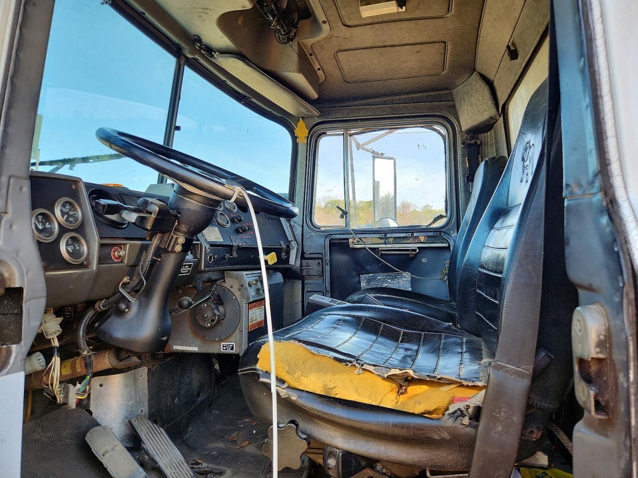 2002 Mack RB688S Dump Truck