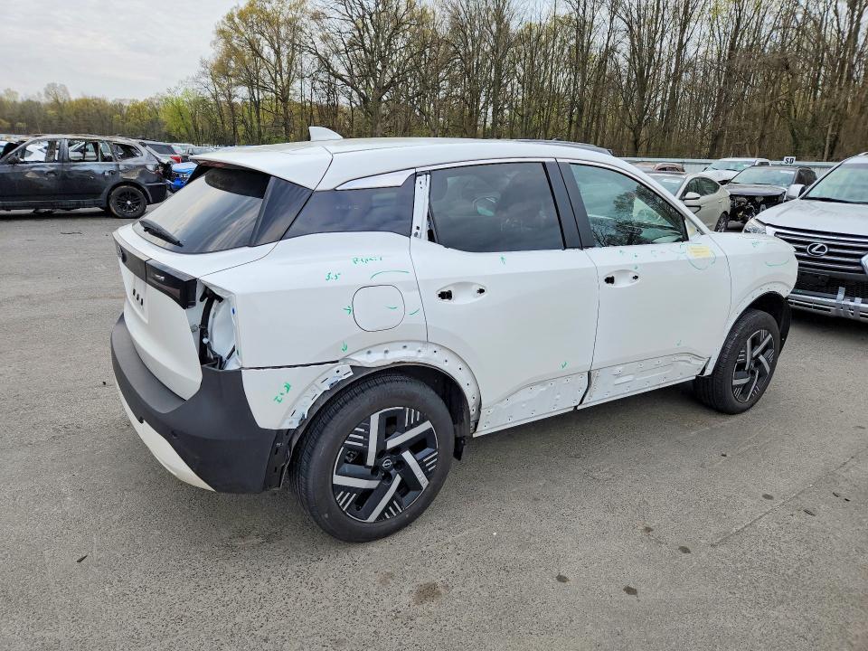 2025 Nissan Kicks sv