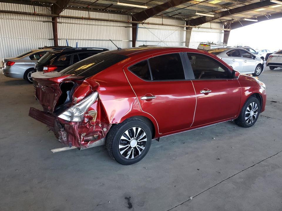 2018 Nissan Versa sv