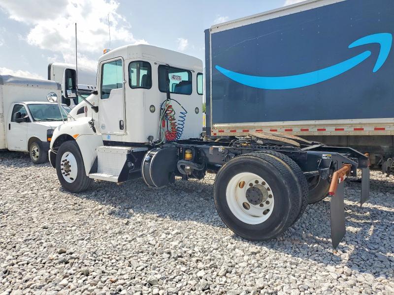 2015 Kenworth T330 Semi Truck