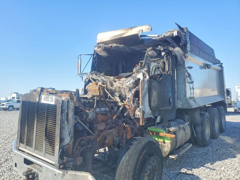 2011 Kenworth Construction T800