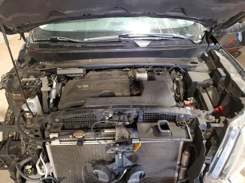 2017 Nissan Pathfinder sl