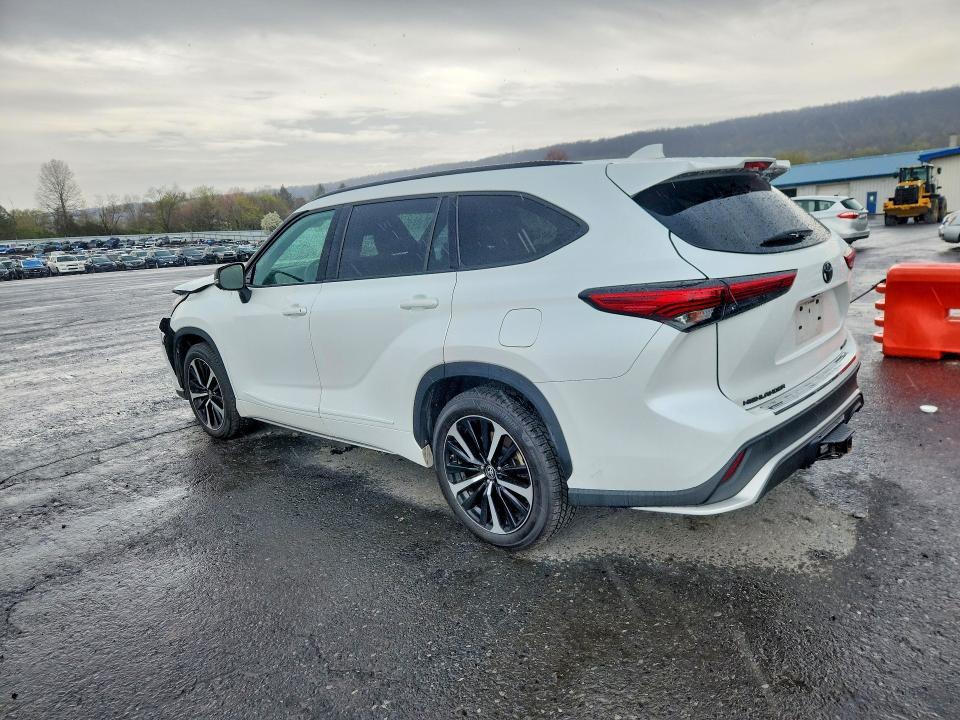2022 Toyota Highlander xse