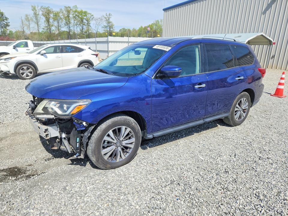 2018 Nissan Pathfinder sv