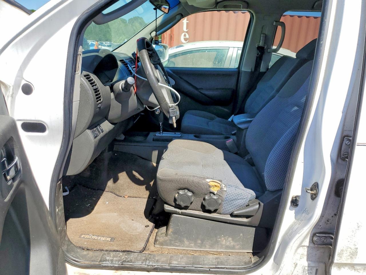 2005 Nissan Frontier SE