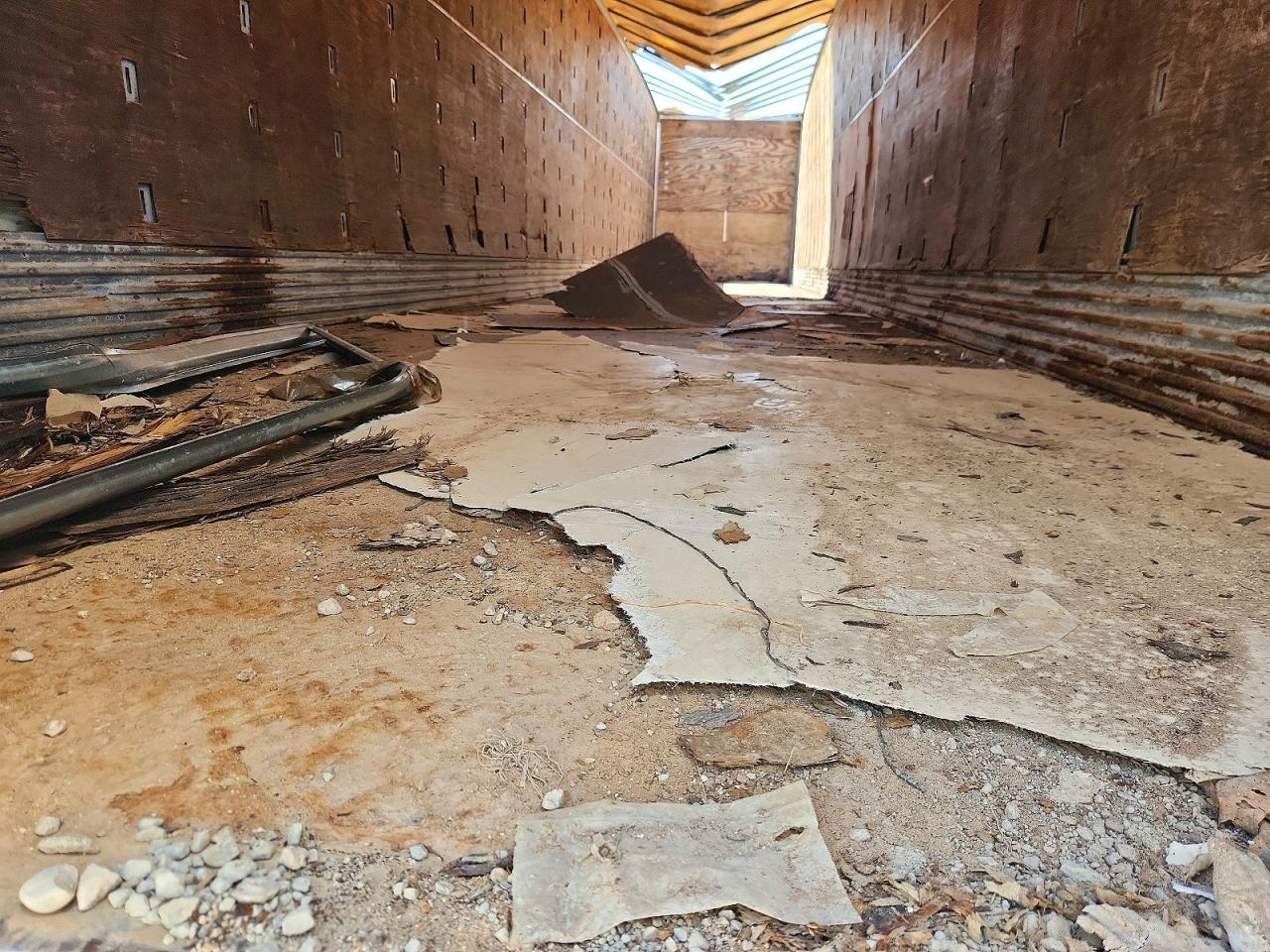 1997 Utility VS2DC DRY Van Trailer