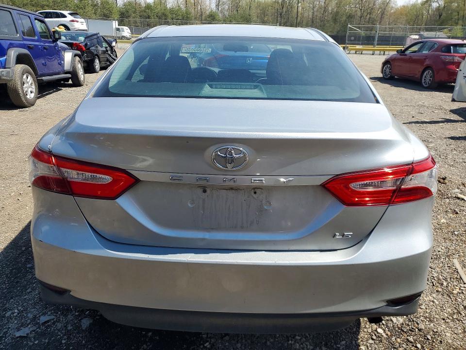 2018 Toyota Camry le