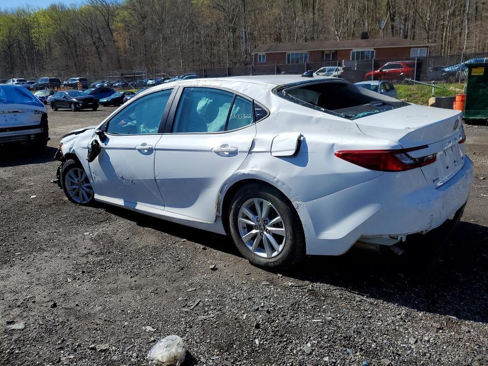 2025 Toyota Camry le