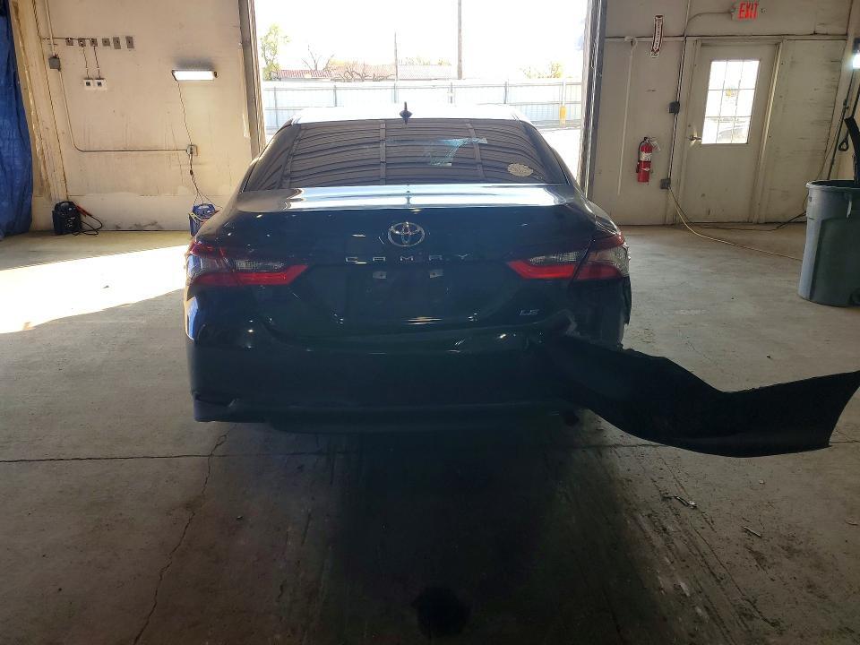 2021 Toyota Camry le
