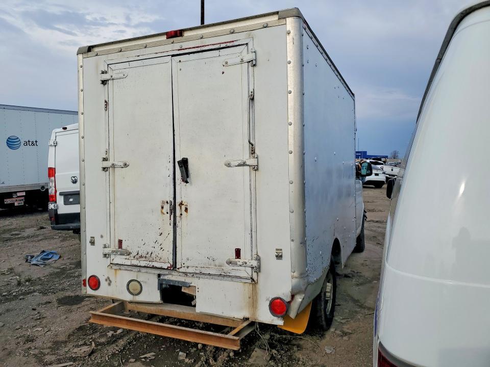 2005 Chevrolet Express Delivery Truck