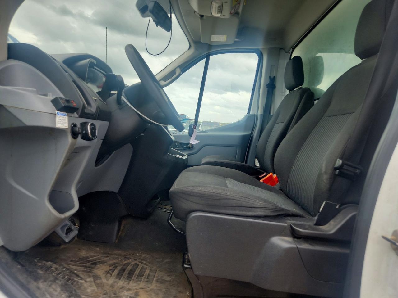 2019 Ford Transit BOX Truck