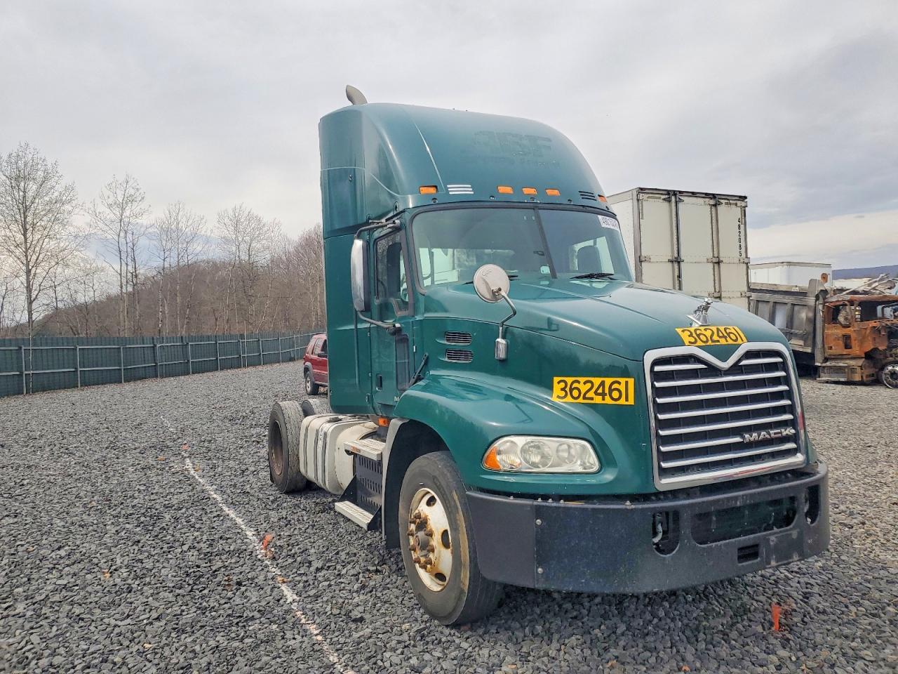 2017 Mack CXU612 Semi Truck