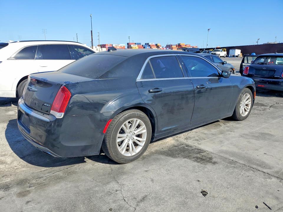2017 Chrysler 300 Limited