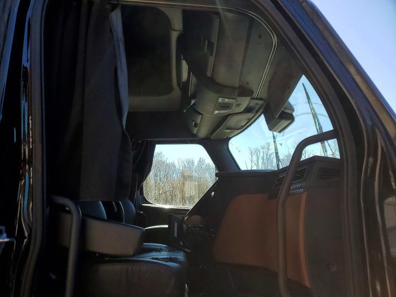 2023 Freightliner Cascadia 126 Semi Truck