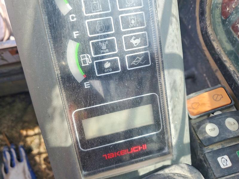 2016 Takeuchi TL8 Tracked Skid Steer Loader