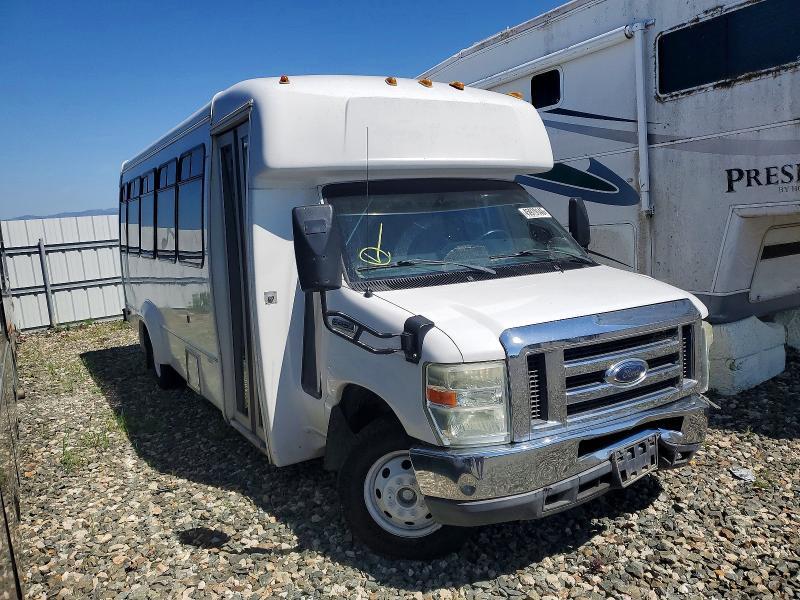 2010 Ford Econoline E450 Super Duty Cutaway Van