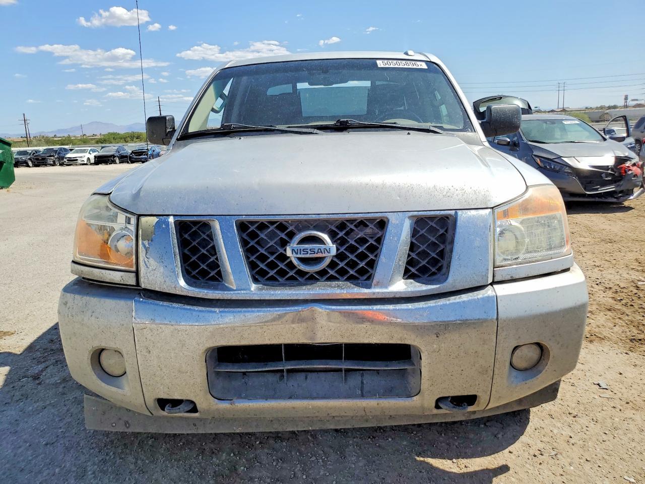 2014 Nissan Titan SV