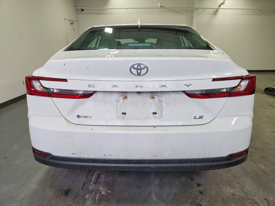 2025 Toyota Camry le