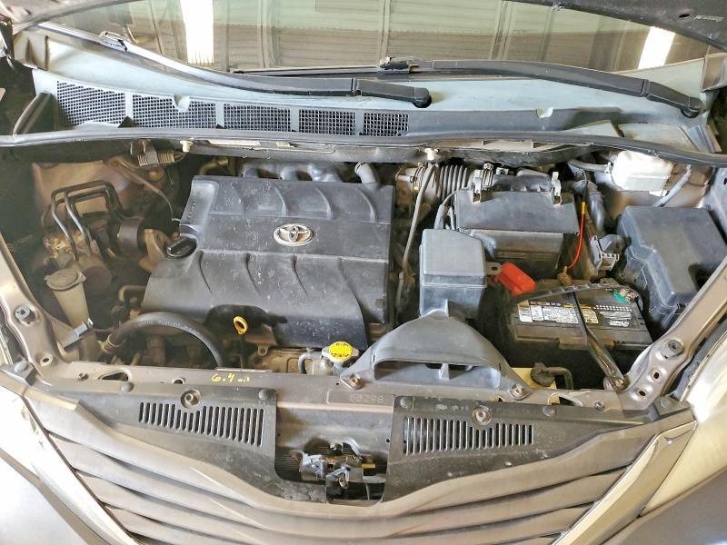 2011 Toyota Sienna xle 7-passenger