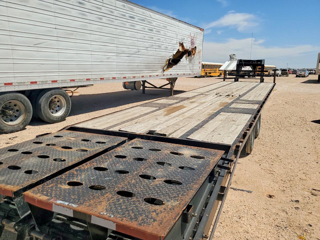 2022 Elite Dovetail-40 Enclosed Cargo Trailer
