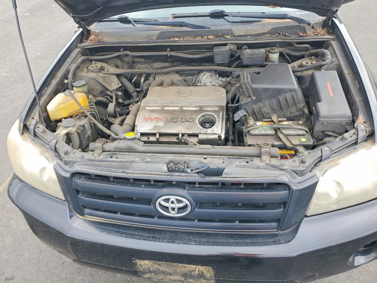 2004 Toyota Highlander Base