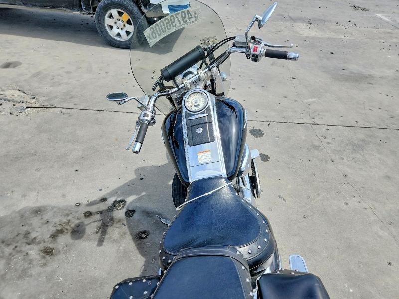 2005 Suzuki C90