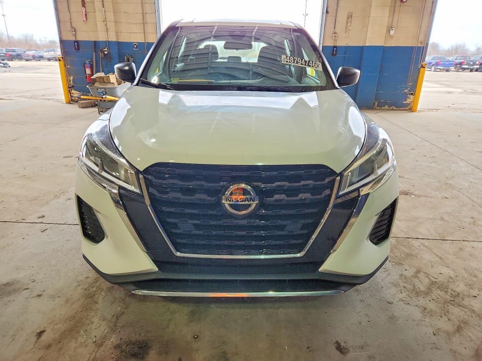 2021 Nissan Kicks s