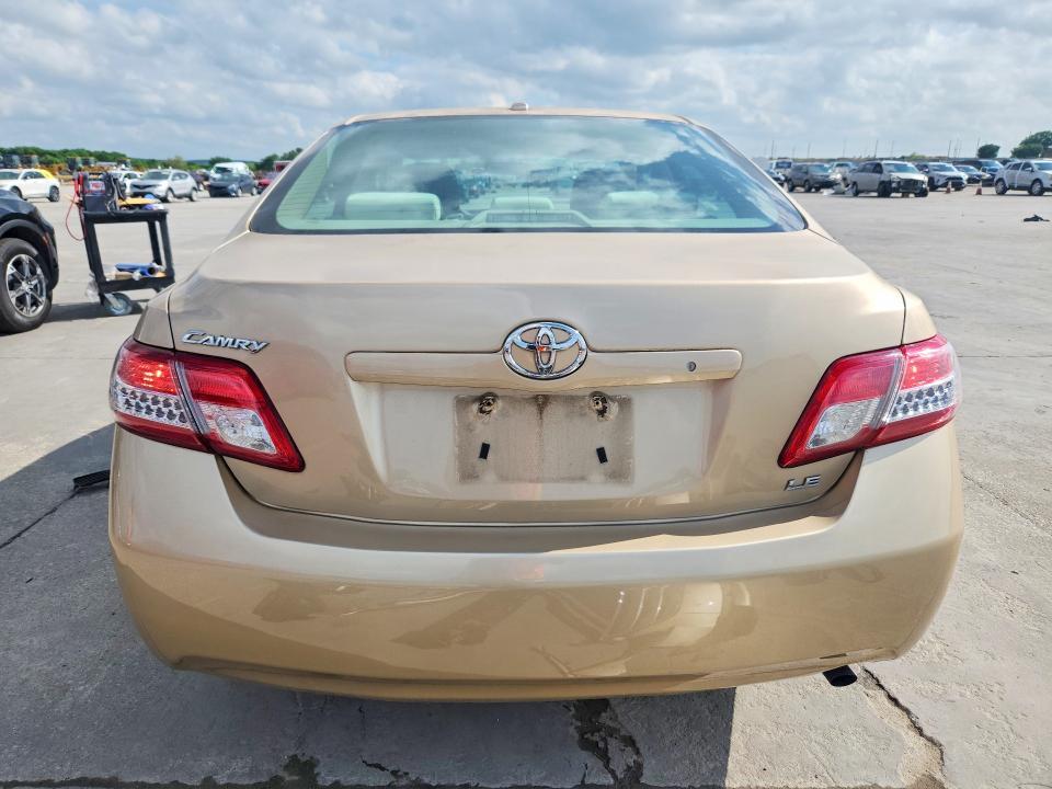 2010 Toyota Camry le