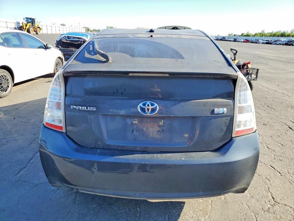 2010 Toyota Prius iii