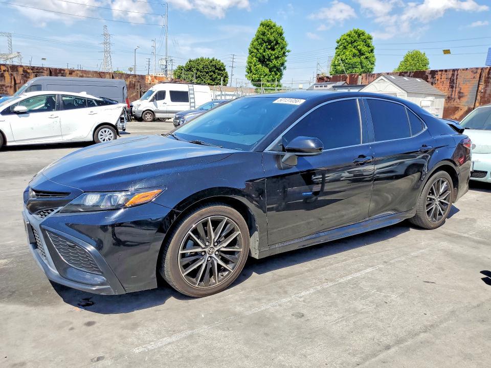 2021 Toyota Camry se