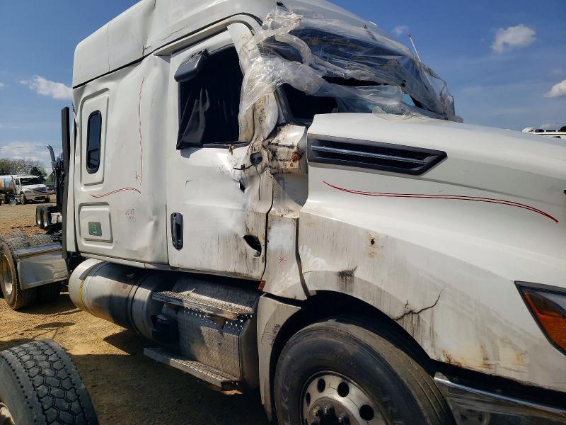 2025 Freightliner Cascadia 126 Semi Truck