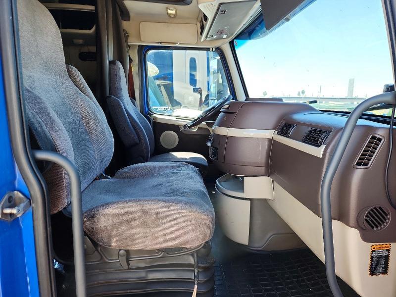 2015 Volvo VNL Semi Truck