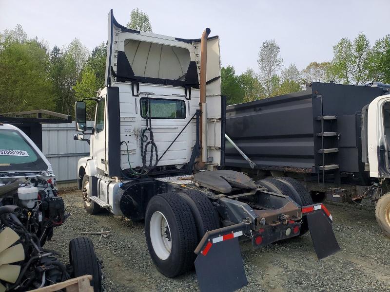 2018 Volvo VNL Semi Truck