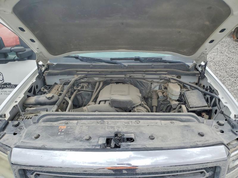 2016 GMC Sierra Flatbed Truck