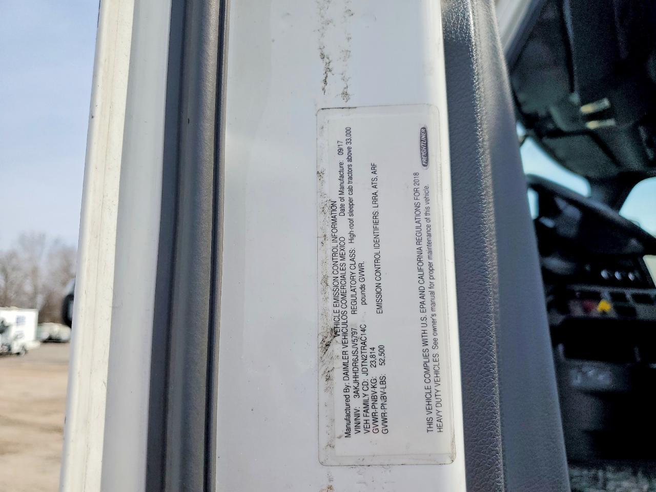 2018 Freigliner 2018 Freightliner Cascadia 126 Semi Truck
