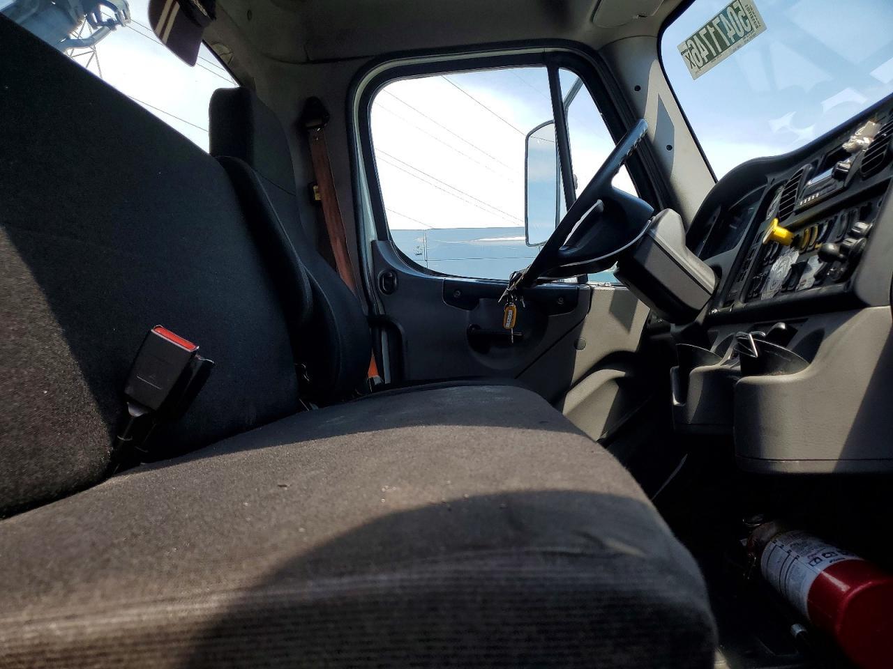 2015 Freigliner 2015 Freightliner Business Class M2 Crane Truck