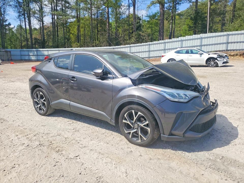 2022 Toyota C-hr xle