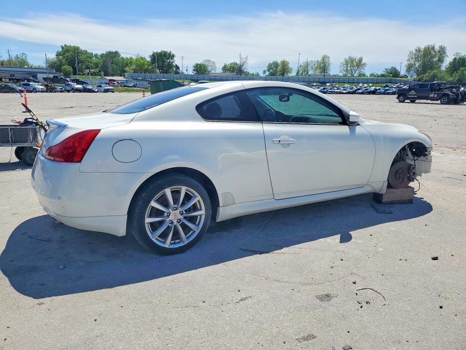2011 Infiniti G37 Coupe x
