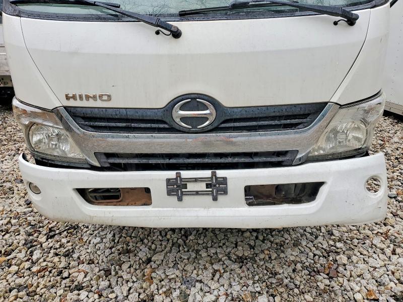 2019 Hino 195 box Truck