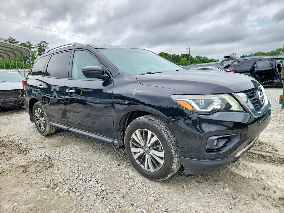 2020 Nissan Pathfinder sv