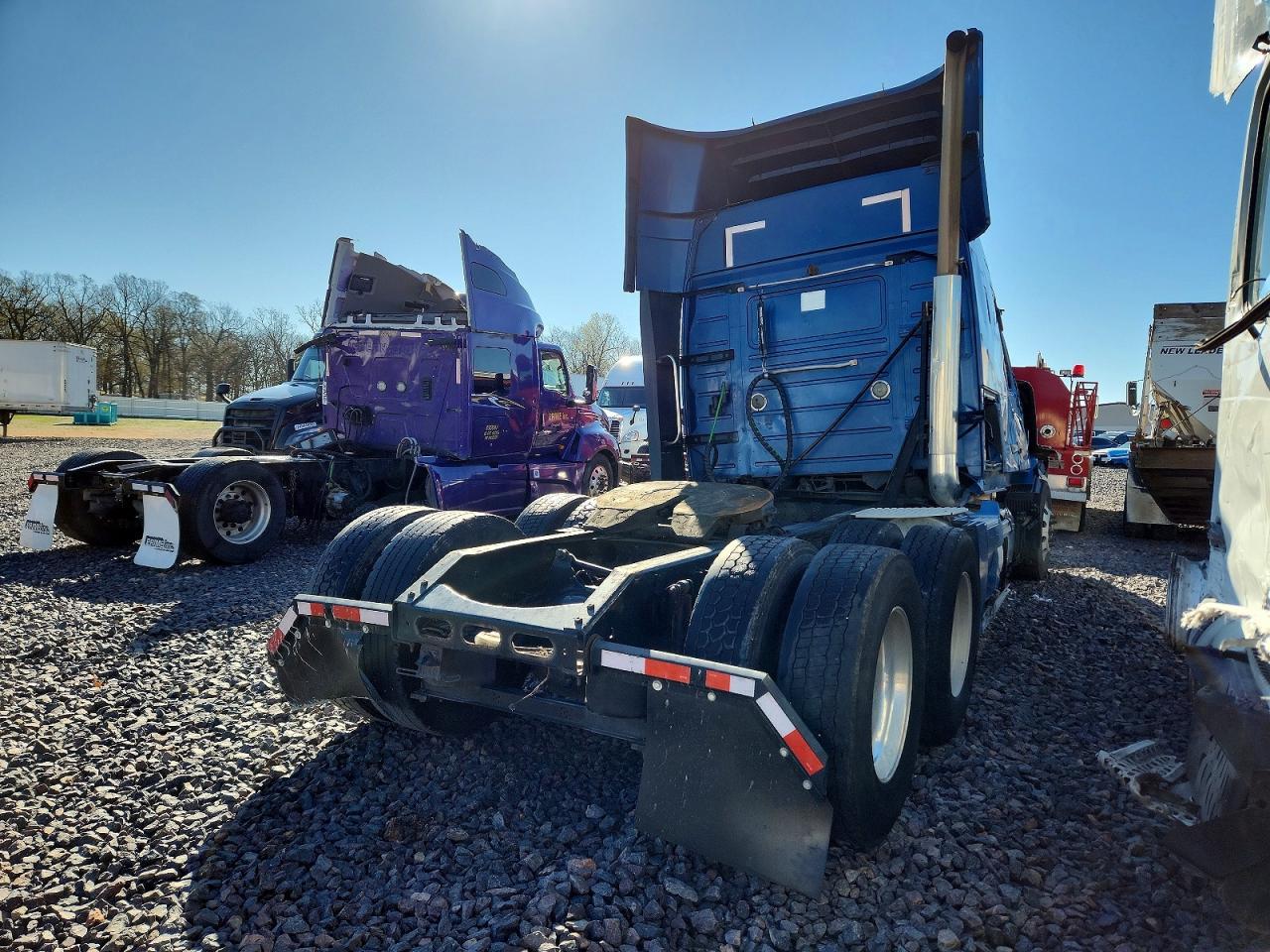 2012 Volv O VNL Semi Truck