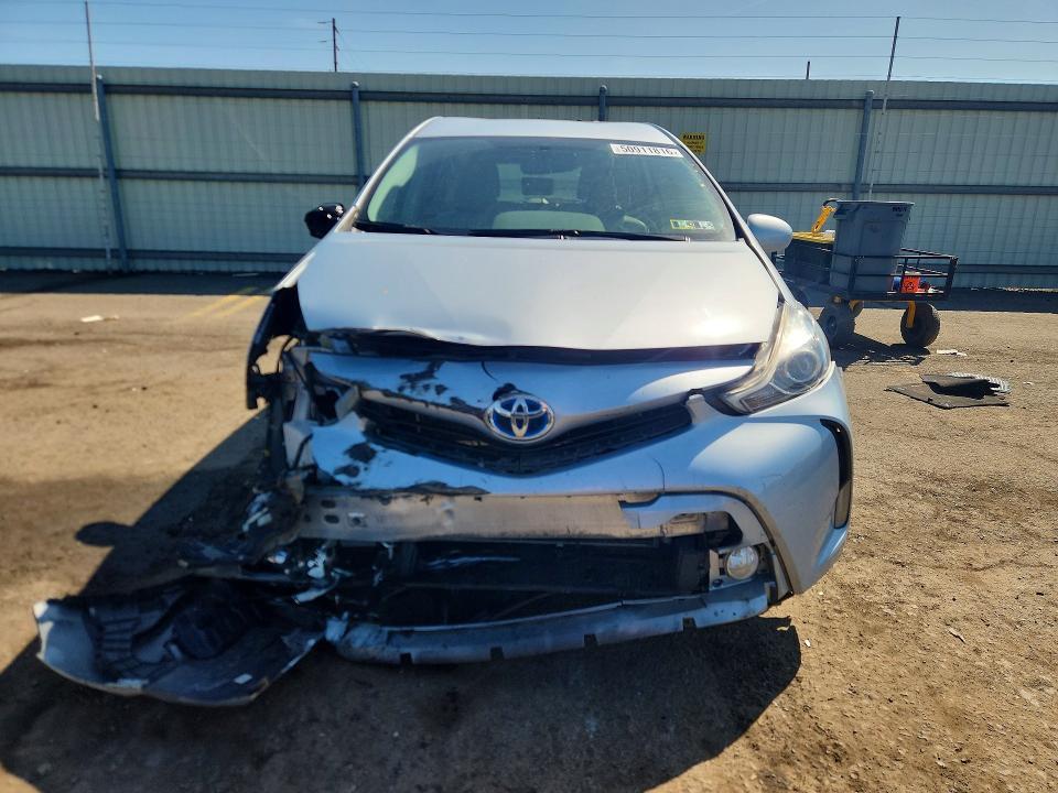 2015 Toyota Prius v Five
