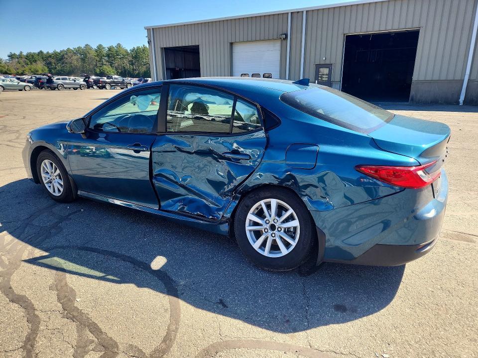 2026 Toyota Camry le