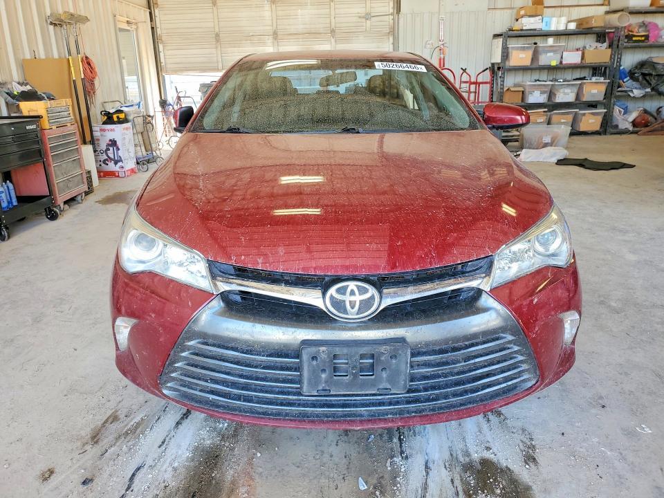 2016 Toyota Camry le