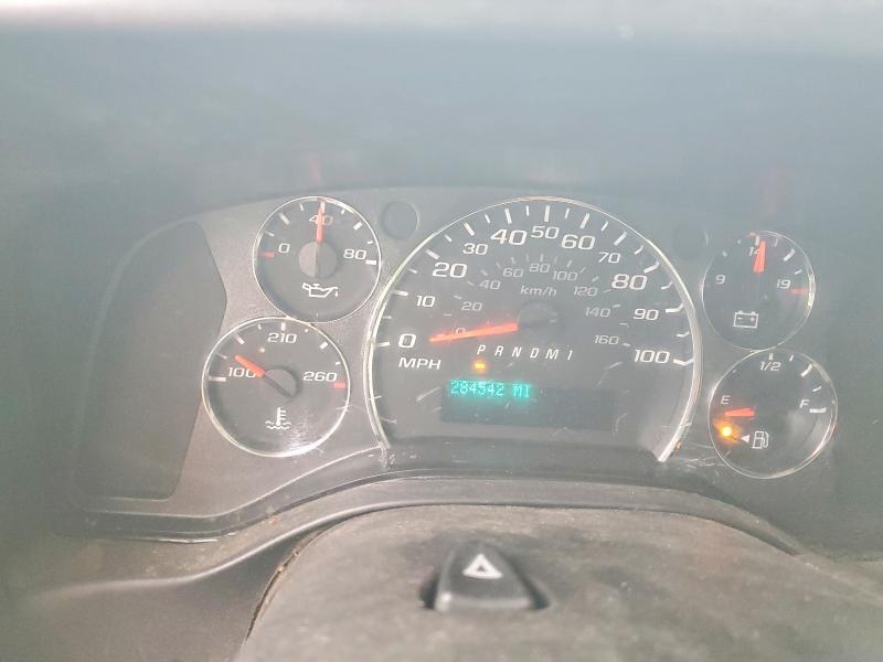 2013 Chevrolet Express box Truck