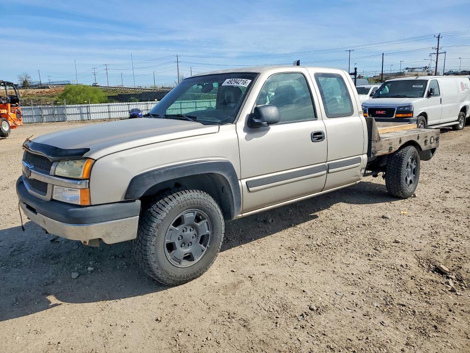 2004 Chevrolet Silverado K1500 Flatbed Truck