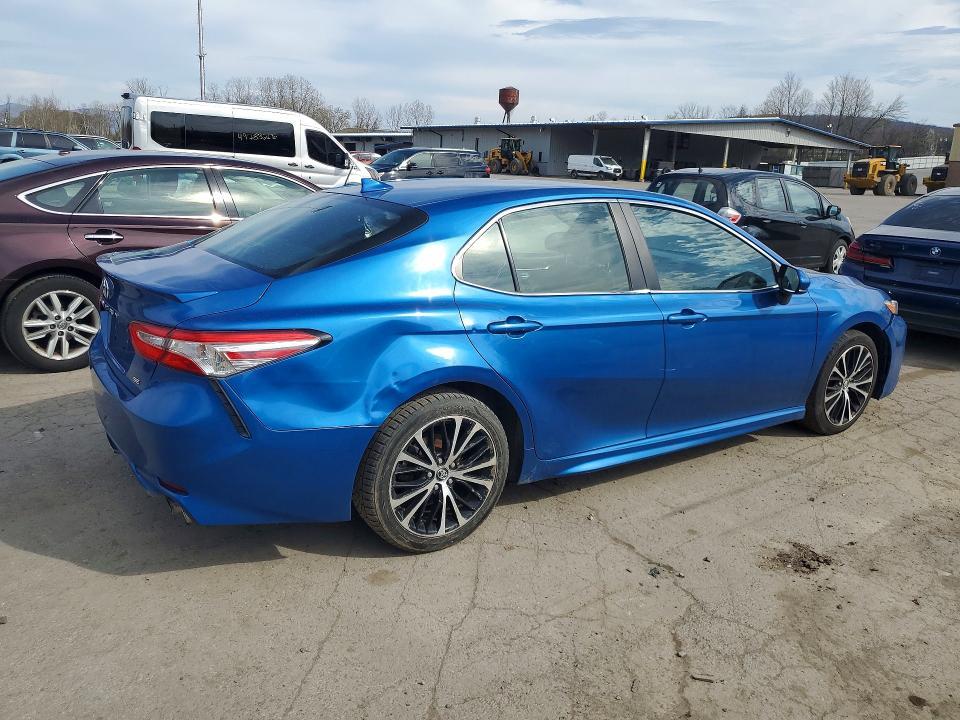 2020 Toyota Camry se