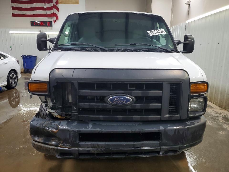 2014 Ford Econoline E250 van