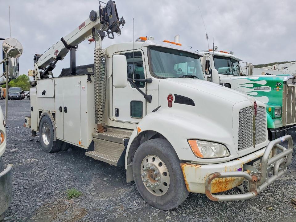 2018 Kenworth T300 Utility / Service Truck